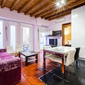  Apartamento Con Patio Junto A La Catedral By Ap España